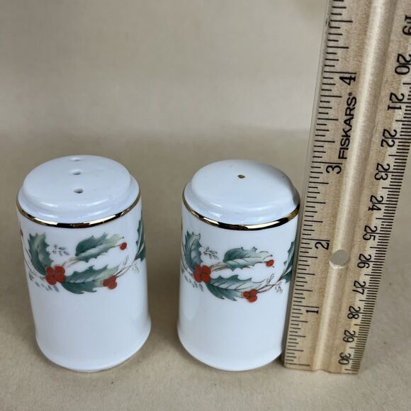 VTG China Pearl NOEL Holly Berry Xmas Coffee Pot,Sugar Bowl/Creamer, Salt/Pepper - Picture 15 of 15